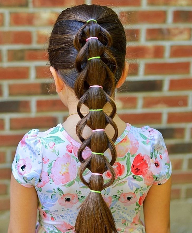Học bà mẹ 2 con tự tết tóc cho con gái xinh như công chúa - Hình 10 Hoc ba me 2 con tu tet toc cho con gai xinh nhu cong chua-Hinh-10