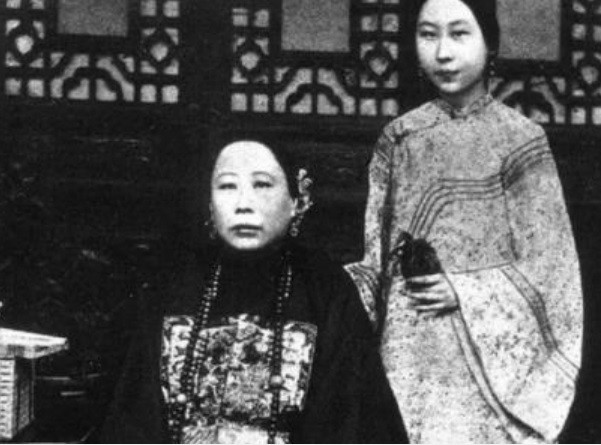 Hé lộ dung mạo của hoàng đế, phi tần nhà Thanh qua loạt ảnh hiếm - Hình 4 He lo dung mao cua hoang de, phi tan nha Thanh qua loat anh hiem-Hinh-4
