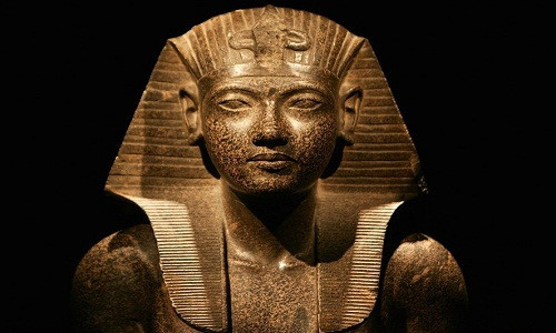 Người hầu của pharaoh Ai Cập thường bôi mật ong lên người để làm gì? Nguoi hau cua pharaoh Ai Cap thuong boi mat ong len nguoi de lam gi?