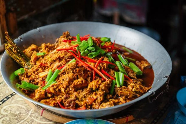 Kinh dị món ăn với nguyên liệu được nhặt từ bãi rác ở Philippines - Hình 5 Kinh di mon an voi nguyen lieu duoc nhat tu bai rac o Philippines-Hinh-5