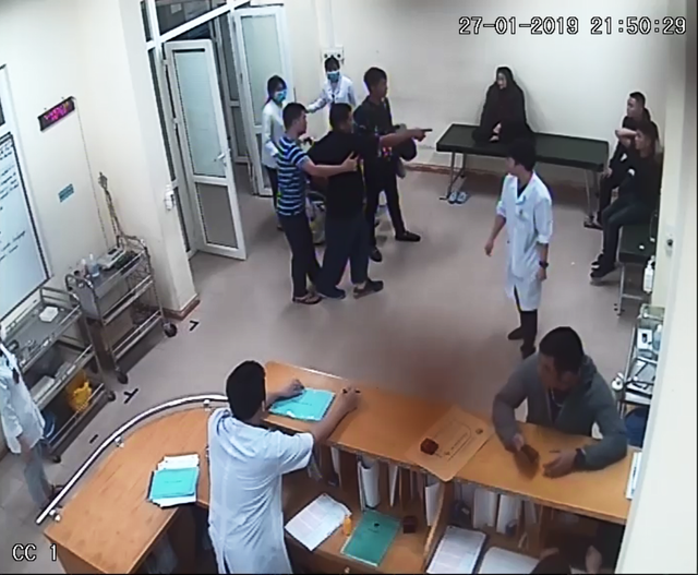 Hải Dương: Điều tra vụ hai nhóm thanh niên ẩu đả trong bệnh viện Hai Duong: Dieu tra vu hai nhom thanh nien au da trong benh vien