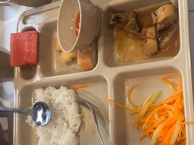 Truong Viet Uc an bot suat an cua hoc sinh co vi pham phap luat?-Hinh-2