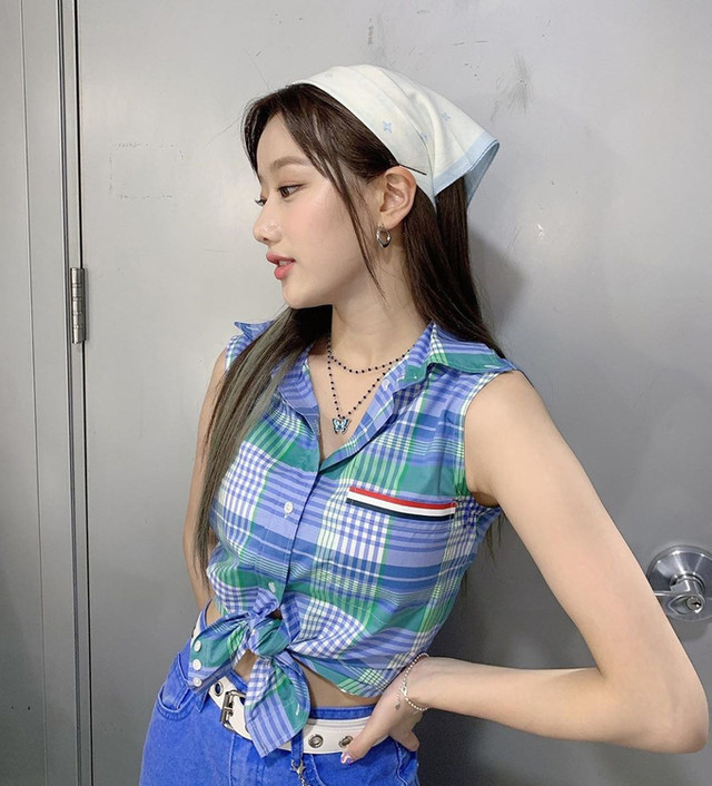 Nữ thần tượng xinh đẹp nhất Hàn Quốc ăn mặc gợi cảm, thời thượng - Hình 11 Nu than tuong xinh dep nhat Han Quoc an mac goi cam, thoi thuong-Hinh-11