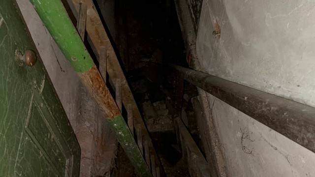 Phat hien duong ham bi mat cach nhieu thap ky duoi nha ga-Hinh-7