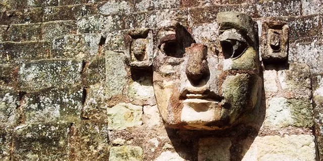 Thuc hu vu tim ra thanh pho cua Than Khi day ap vang-Hinh-4