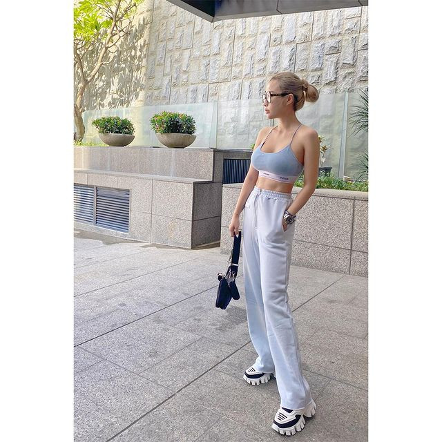 Hot girl ngực khủng khiến fan hoa mắt dù chỉ diện đồ tập thể thao - Hình 12 Hot girl nguc khung khien fan hoa mat du chi dien do tap the thao-Hinh-12
