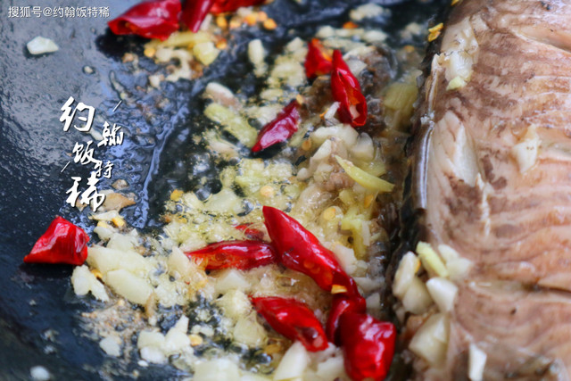 Cách chế biến món cá rô phi sốt ớt nhiều dinh dưỡng, cực thơm ngon - Hình 8 Cach che bien mon ca ro phi sot ot nhieu dinh duong, cuc thom ngon-Hinh-8