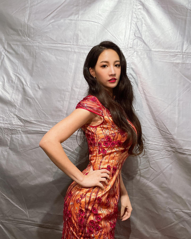 Single mom Lâm Thải Đề khoe ngực khủng eo thon - Hình 9 Single mom Lam Thai De khoe nguc khung eo thon-Hinh-9