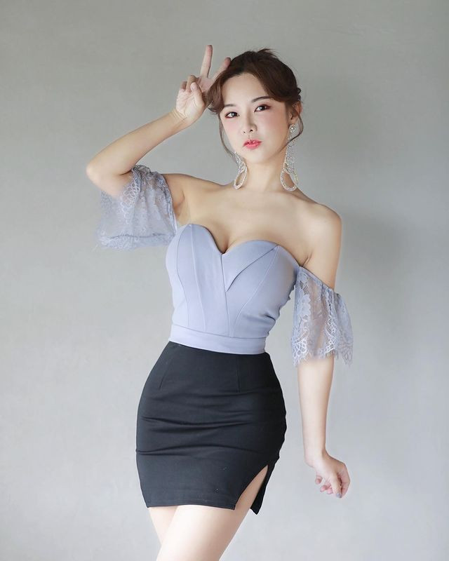 Ngắm thân hình đẹp như mơ của nữ hoạt náo viên - Hình 15 Ngam than hinh dep nhu mo cua nu hoat nao vien-Hinh-15