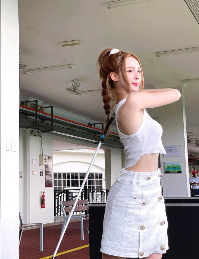 Hotgirl thể thao khoe ảnh tập tại nhà, trang phục sexy - Hình 10 Hotgirl the thao khoe anh tap tai nha, trang phuc sexy-Hinh-10