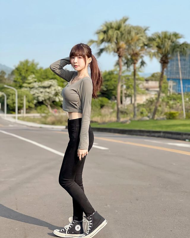 Hot girl Nguyên Nguyên diện đồ ngủ nóng bỏng - Hình 10 Hot girl Nguyen Nguyen dien do ngu nong bong-Hinh-10