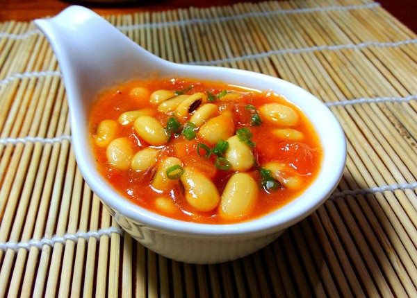 Cà chua nấu với đậu nành giúpi giảm rụng tóc, giảm nhăn mờ nám - Hình 6 Ca chua nau voi dau nanh giupi giam rung toc, giam nhan mo nam-Hinh-6