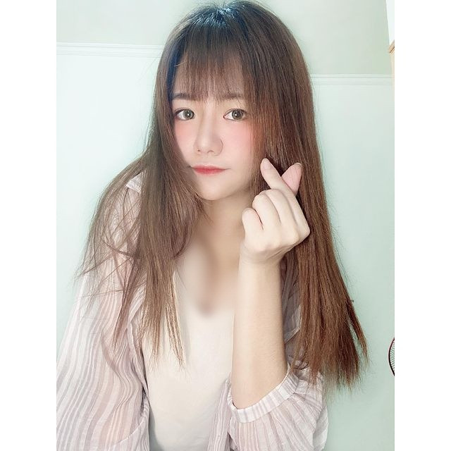 Nữ y tá khiến fan ngây ngất với thân hình bốc lửa khi chỉ quấn chiếc khăn tắm - Hình 11 Nu y ta khien fan ngay ngat voi than hinh boc lua khi chi quan chiec khan tam-Hinh-11