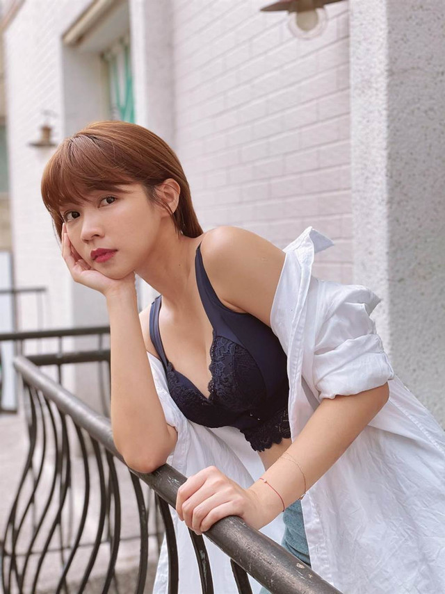 Hot girl dạy cách giữ khuôn ngực đẹp chuẩn - Hình 4 Hot girl day cach giu khuon nguc dep chuan-Hinh-4