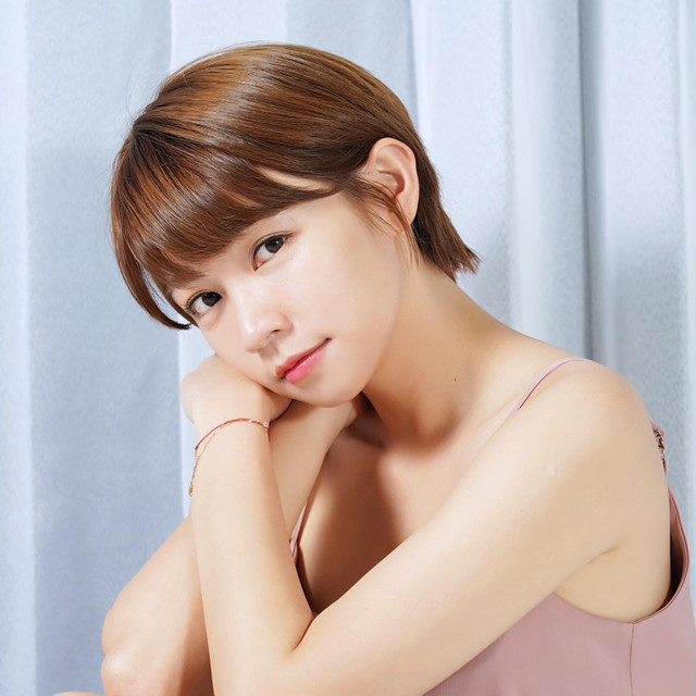 Hot girl dạy cách giữ khuôn ngực đẹp chuẩn Hot girl day cach giu khuon nguc dep chuan