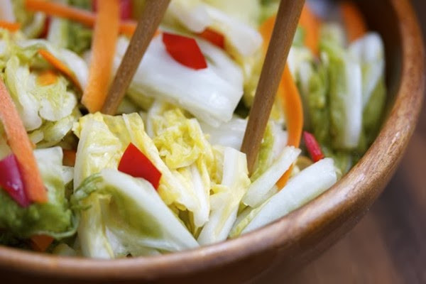 Tuyệt đối không nên mua loại cải thảo này dù rẻ đến mấy - Hình 3 Tuyet doi khong nen mua loai cai thao nay du re den may-Hinh-3