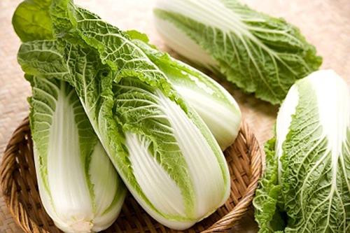 Tuyệt đối không nên mua loại cải thảo này dù rẻ đến mấy - Hình 4 Tuyet doi khong nen mua loai cai thao nay du re den may-Hinh-4