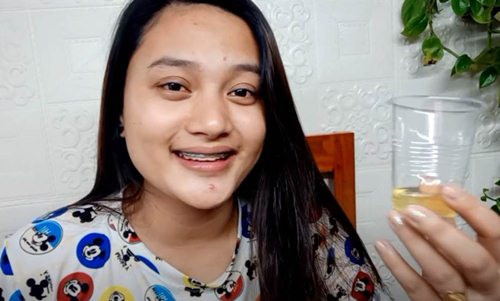 Cô gái làm mặt nạ dưỡng da gây kinh hãi - Hình 2 Co gai lam mat na duong da gay kinh hai-Hinh-2