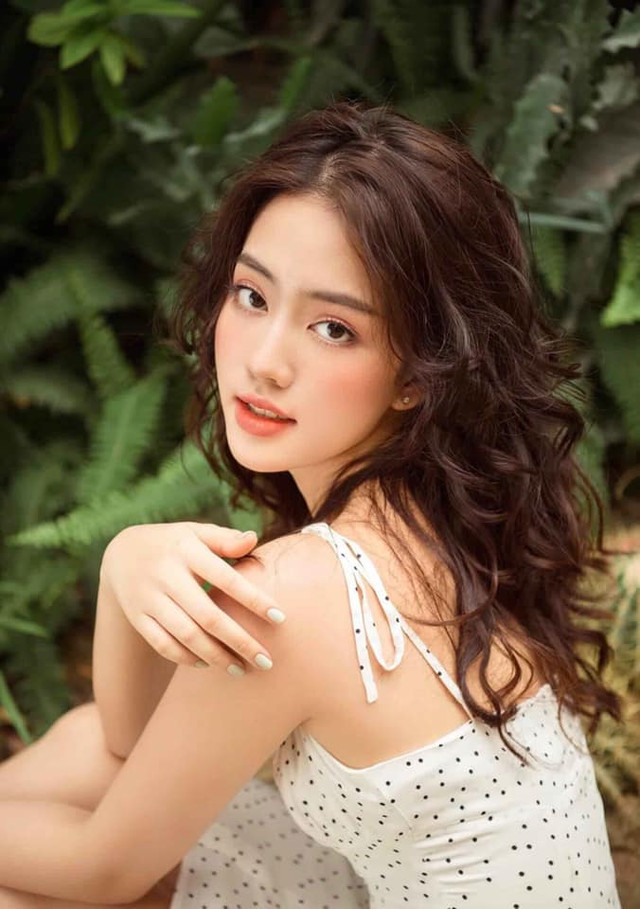 Vẻ gợi cảm của nữ tiếp viên hàng không Việt gây bao thương nhớ - Hình 6 Ve goi cam cua nu tiep vien hang khong Viet gay bao thuong nho-Hinh-6