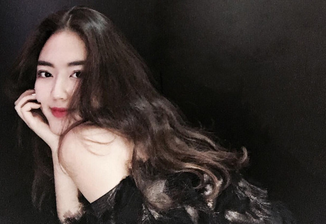 Vẻ gợi cảm của nữ tiếp viên hàng không Việt gây bao thương nhớ - Hình 4 Ve goi cam cua nu tiep vien hang khong Viet gay bao thuong nho-Hinh-4