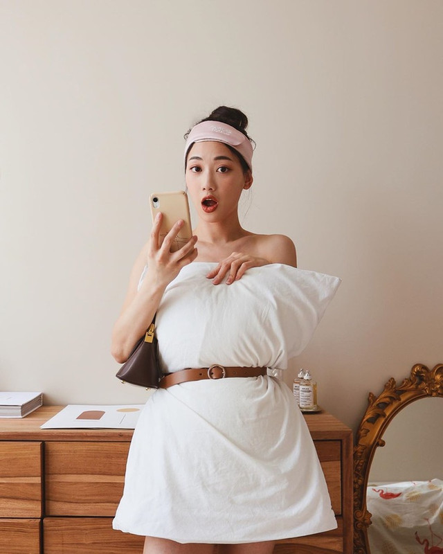 Lấy gối làm váy, người đẹp Việt trông cực gợi cảm - Hình 7 Lay goi lam vay, nguoi dep Viet trong cuc goi cam-Hinh-7