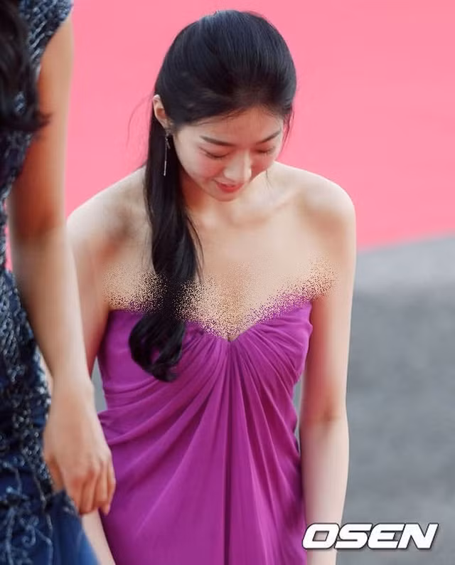 Soi nhung trang phuc ho bao phan cam cua sao Han-Hinh-12