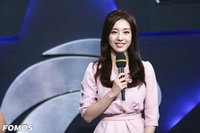 Vợ tài tử So Ji Sub sở hữu gu thời trang sành điệu, gợi cảm - Hình 8 Vo tai tu So Ji Sub so huu gu thoi trang sanh dieu, goi cam-Hinh-8