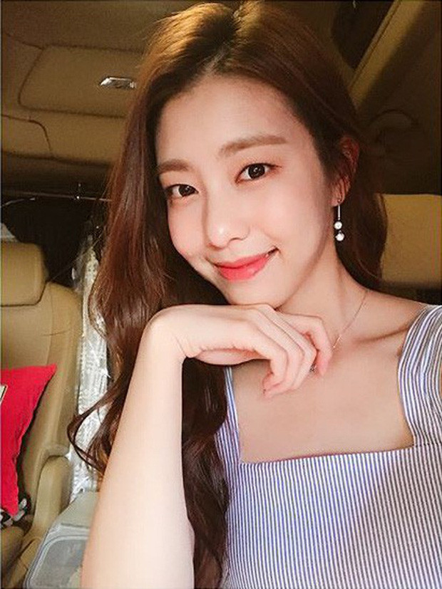 Vợ tài tử So Ji Sub sở hữu gu thời trang sành điệu, gợi cảm - Hình 10 Vo tai tu So Ji Sub so huu gu thoi trang sanh dieu, goi cam-Hinh-10