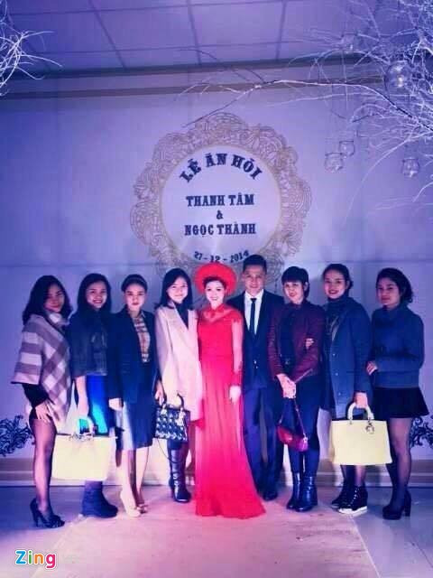 Tâm Tít lộ bụng bầu trong lễ ăn hỏi với đại gia hình ảnh 1 tam tit lo bung bau trong le an hoi voi dai gia hinh anh 1