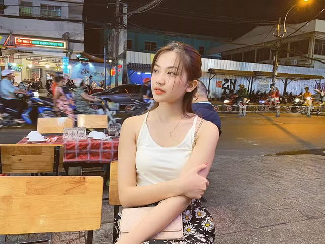 Tieu tam trong “Hoa hong tren nguc trai” goi cam ngoi ngoi-Hinh-4