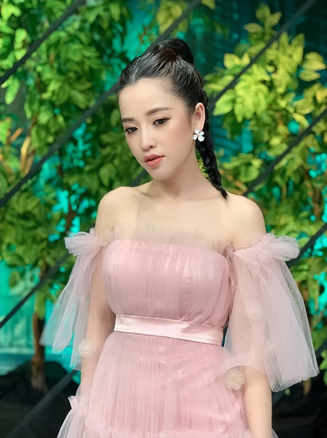 Puka ăn mặc gợi cảm sau khi chia tay bạn trai sau 3 năm sống chung - Hình 4 Puka an mac goi cam sau khi chia tay ban trai sau 3 nam song chung-Hinh-4