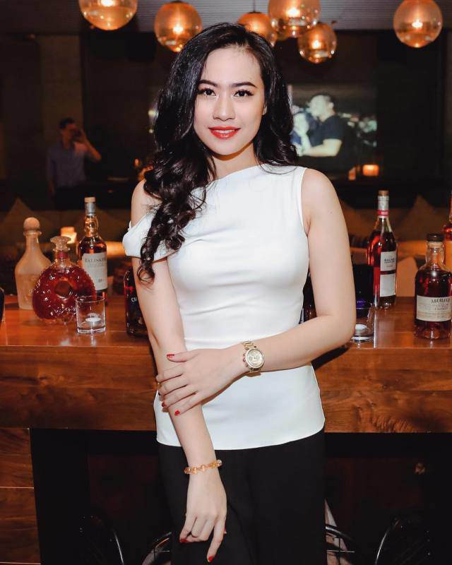 Gu thời trang nóng bỏng chết người của hotgirl bạn gái mới Quang Hải - Hình 11 Gu thoi trang nong bong chet nguoi cua hotgirl ban gai moi Quang Hai-Hinh-11