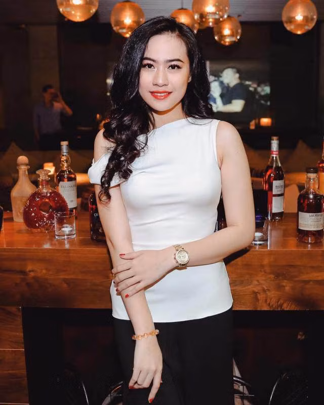 Gu thoi trang nong bong chet nguoi cua hotgirl ban gai moi Quang Hai-Hinh-11