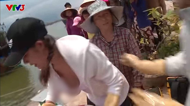 Những mỹ nhân Cuộc đua kỳ thú mặc gợi cảm quá đà Nhung my nhan Cuoc dua ky thu mac goi cam qua da