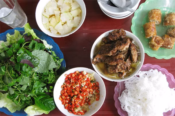 Bao nuoc ngoai gioi thieu 7 dac san Ha Noi moi du khach nen thuong thuc-Hinh-7