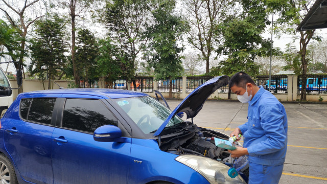 Cận cảnh 2 Trung tâm đăng kiểm ở Hà Nội ngày đầu hoạt động trở lại sau điều tra sai phạm - Hình 8 Can canh 2 Trung tam dang kiem o Ha Noi ngay dau hoat dong tro lai sau dieu tra sai pham-Hinh-8