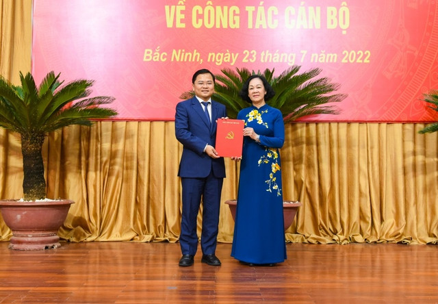 Chân dung 4 Bí thư Tỉnh ủy được điều động và bổ nhiệm năm 2022 - Hình 14 Chan dung 4 Bi thu Tinh uy duoc dieu dong va bo nhiem nam 2022-Hinh-14