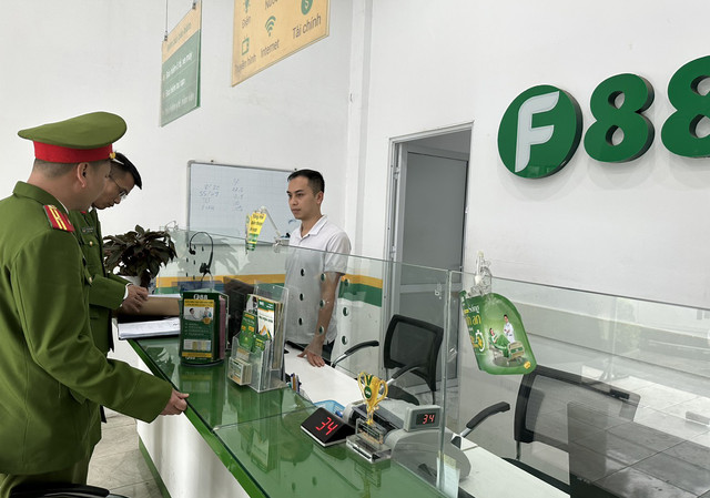 Hé lộ nguyên nhân loạt điểm cầm đồ F88 tại Thanh Hóa bị xử phạt He lo nguyen nhan loat diem cam do F88 tai Thanh Hoa bi xu phat