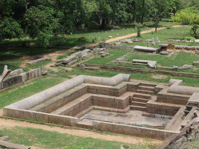 Giải mã những địa điểm bí ẩn nghi là cánh cổng dẫn tới thế giới khác - Hình 9 Giai ma nhung dia diem bi an nghi la canh cong dan toi the gioi khac-Hinh-9