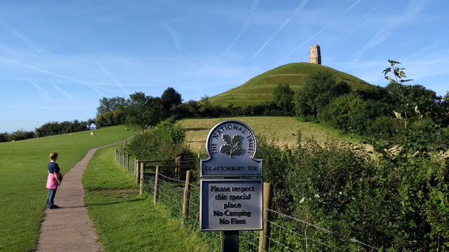 Giải mã những địa điểm bí ẩn nghi là cánh cổng dẫn tới thế giới khác - Hình 3 Giai ma nhung dia diem bi an nghi la canh cong dan toi the gioi khac-Hinh-3