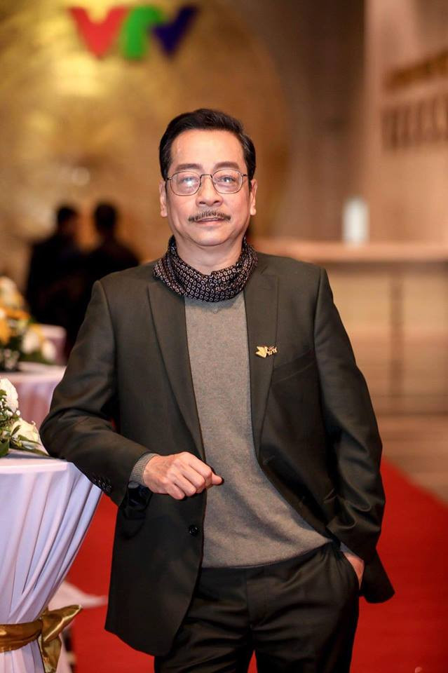 Bố chồng của “Anh Thư trong Về nhà đi con” ngoài đời ăn mặc cực lịch lãm - Hình 10 Bo chong cua “Anh Thu trong Ve nha di con” ngoai doi an mac cuc lich lam-Hinh-10