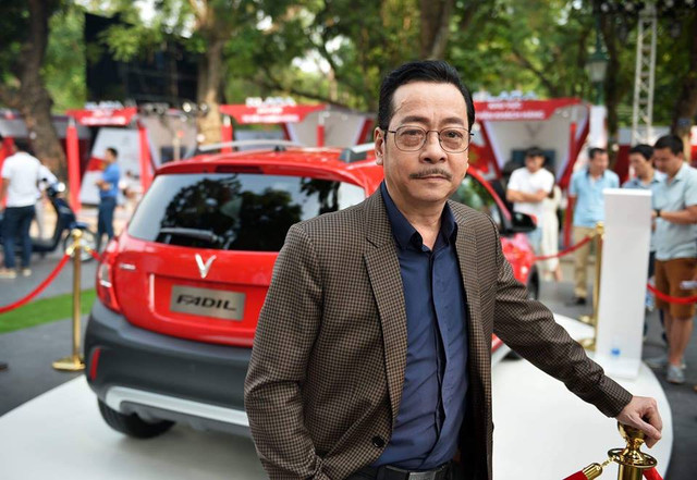 Bố chồng của “Anh Thư trong Về nhà đi con” ngoài đời ăn mặc cực lịch lãm - Hình 7 Bo chong cua “Anh Thu trong Ve nha di con” ngoai doi an mac cuc lich lam-Hinh-7