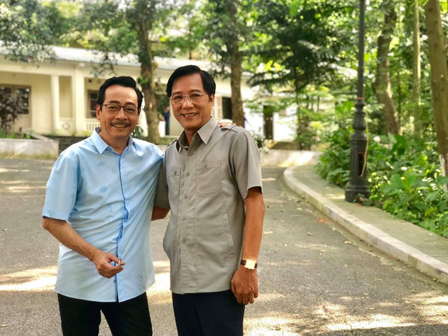 Bố chồng của “Anh Thư trong Về nhà đi con” ngoài đời ăn mặc cực lịch lãm - Hình 5 Bo chong cua “Anh Thu trong Ve nha di con” ngoai doi an mac cuc lich lam-Hinh-5