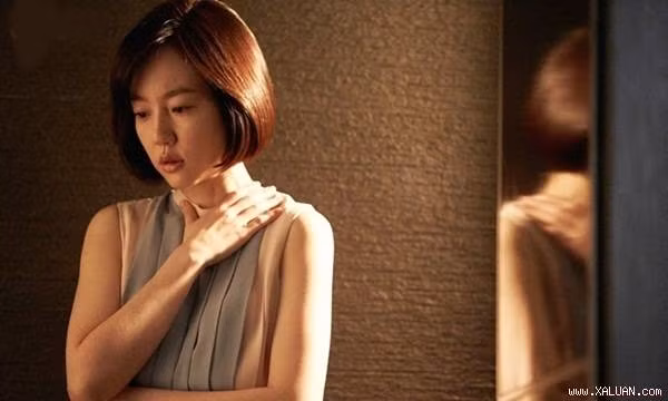 Ket dang cho ba vo hy vong chong “yeu” pham pham nhu... bo cui khi uong ruou thuoc