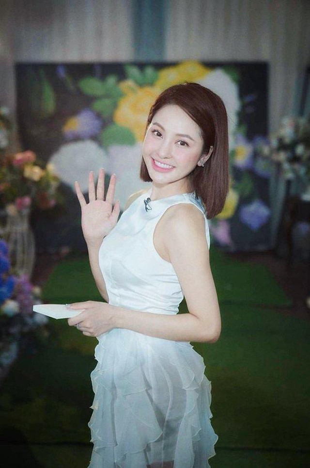 Gu thời trang nóng bỏng của hotgirl Trâm Anh sau lộ clip nóng - Hình 3 Gu thoi trang nong bong cua hotgirl Tram Anh sau lo clip nong-Hinh-3