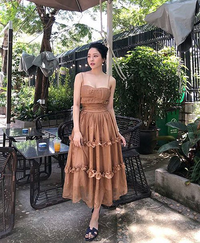 Gu thời trang nóng bỏng của hotgirl Trâm Anh sau lộ clip nóng - Hình 4 Gu thoi trang nong bong cua hotgirl Tram Anh sau lo clip nong-Hinh-4