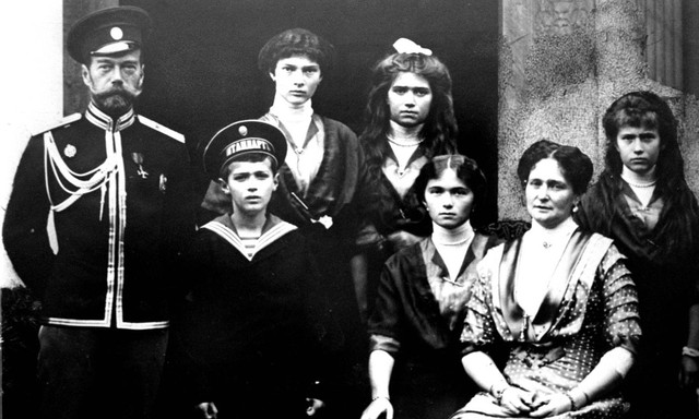 Nhìn lại vụ lừa đảo mạo danh con gái Sa hoàng Nga cực ngoạn mục - Hình 2 Nhin lai vu lua dao mao danh con gai Sa hoang Nga cuc ngoan muc-Hinh-2