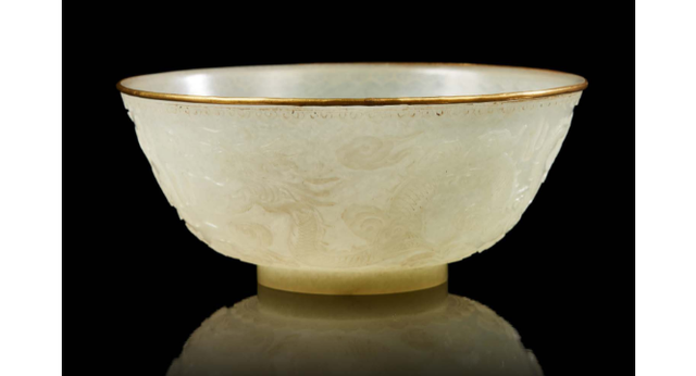 Loat co vat quy cua Nam Phuong hoang hau duoc ban dau gia khung-Hinh-2