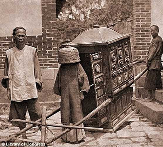 Cuộc sống của người dân Trung Quốc cuối thời nhà Thanh qua loạt ảnh hiếm - Hình 10 Cuoc song cua nguoi dan Trung Quoc cuoi thoi nha Thanh qua loat anh hiem-Hinh-10