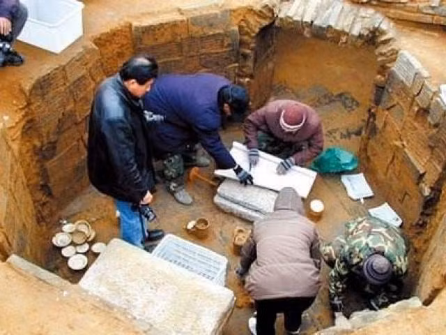 Bi an quan tai treo lo lung ben trong mo co hon 600 tuoi-Hinh-7